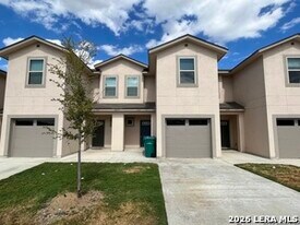 6427 Luglio Ln in San Antonio, TX - Building Photo