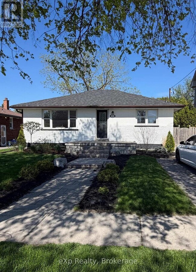 property at 111 Riverside Dr N
