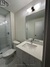 6-306 Steckley House Ln in Richmond Hill, ON - Building Photo - Building Photo