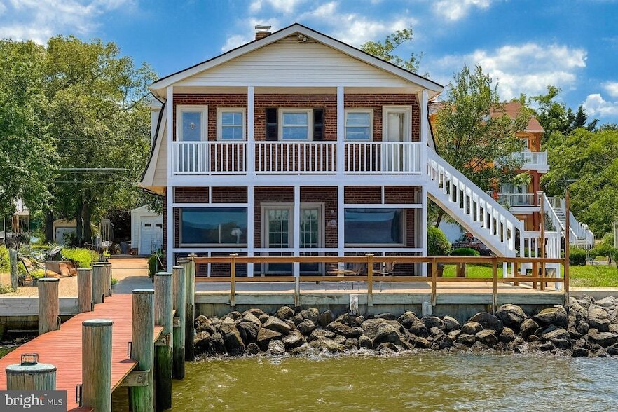 2112 Lake Dr in Pasadena, MD - Building Photo