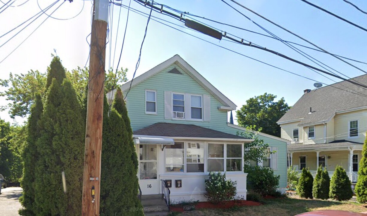 16 Middle St, Unit 2 in Newton, MA - Foto de edificio