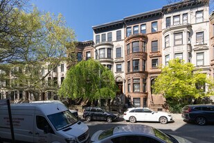 561 1St Street Apartamentos