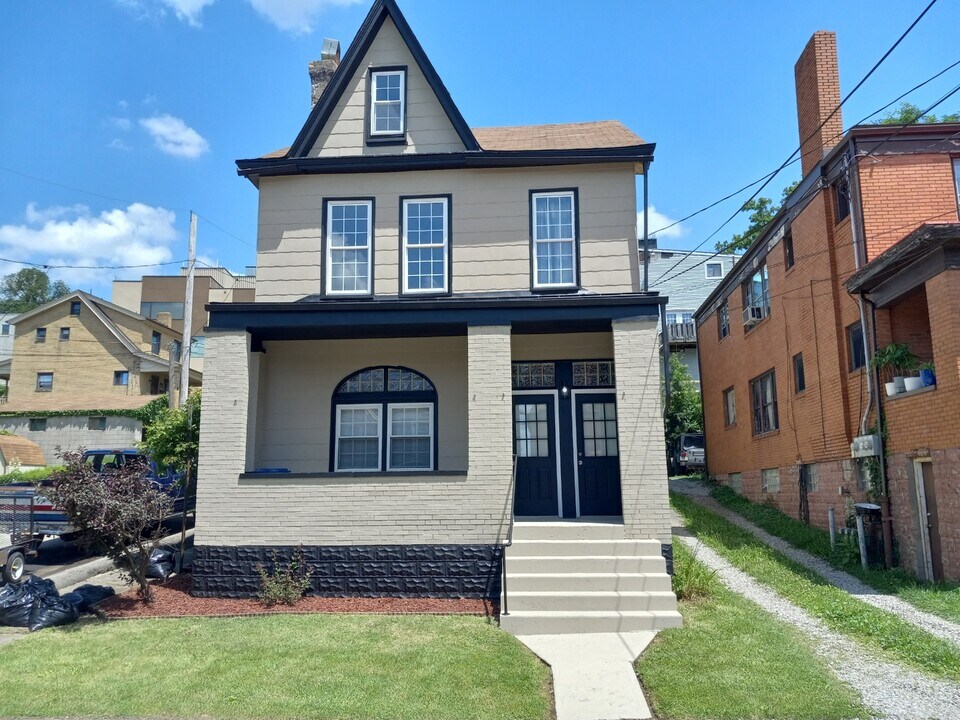 25 Beltzhoover Ave in Pittsburgh, PA - Foto de edificio