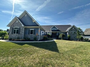 2105 Hendon Way in Valparaiso, IN - Building Photo - Building Photo