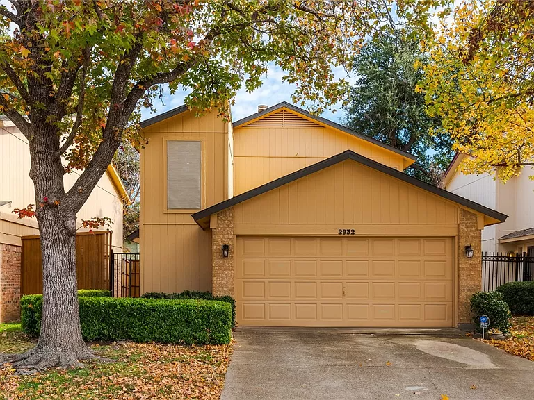 2932 Canis Cir in Garland, TX - Building Photo
