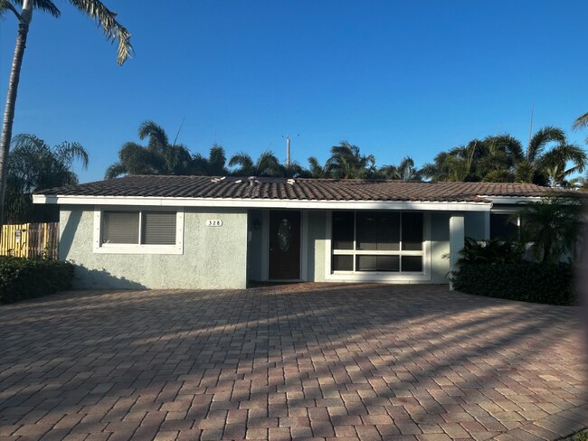 328 SE 6th Ave in Deerfield Beach, FL - Building Photo - Building Photo