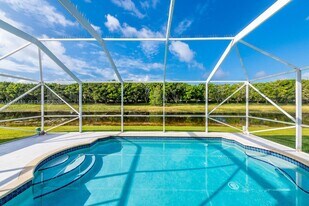 801 Tanglewood Cir in Weston, FL - Building Photo