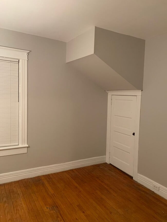property at 39 N Pawling St