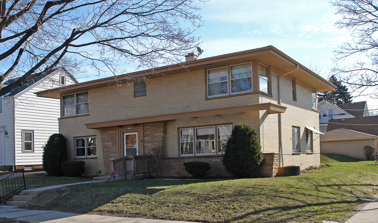 1904 N 59th St in Milwaukee, WI - Foto de edificio