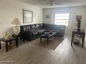 12620 Kenwood Ln in Ft. Myers, FL - Foto de edificio - Building Photo