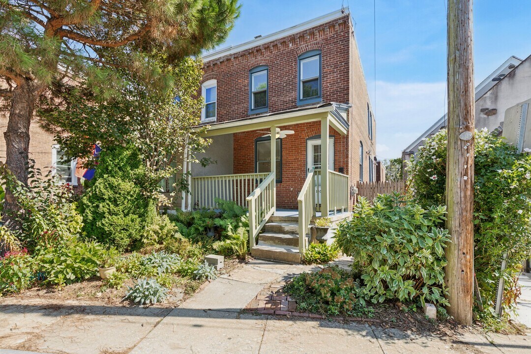 155 Sheldon Ln in Ardmore, PA - Building Photo