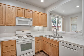 1658 Glenmore Dr in Fairfield, CA - Building Photo - Building Photo