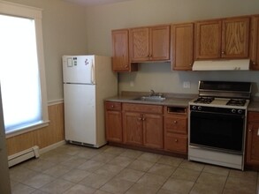 21-25 Pierce St. in Dover, NH - Foto de edificio - Interior Photo
