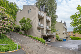 2933-2949 76Th Ave SE in Mercer Island, WA - Building Photo - Building Photo