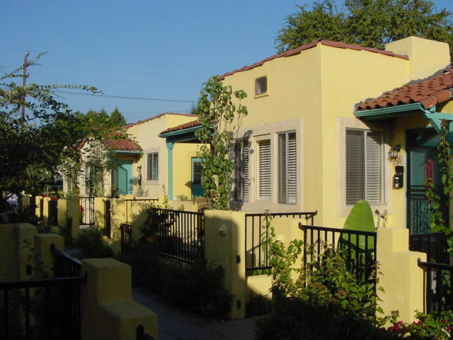 1030 N Raymond Ave, Unit 5 in Pasadena, CA - Building Photo - Building Photo