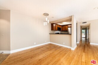 1633 S Bentley Ave in Los Angeles, CA - Building Photo - Building Photo