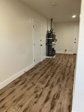 11315 Louise Ave in Lynwood, CA - Building Photo - Building Photo