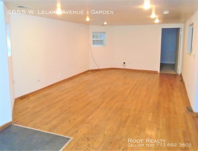 2655 W Leland Ave-Unit -Garden in Chicago, IL - Building Photo - Building Photo