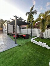 8225 NW 192nd Terrace in Hialeah, FL - Building Photo - Building Photo