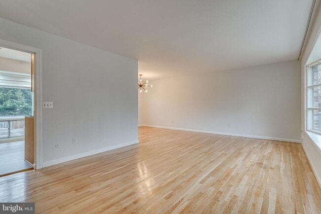 4223 San Juan Dr in Fairfax, VA - Foto de edificio - Building Photo