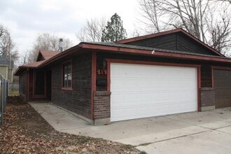 414 S Curtis Rd in Boise, ID - Foto de edificio - Building Photo