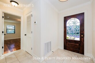 7030 16th St S in St. Petersburg, FL - Building Photo - Building Photo