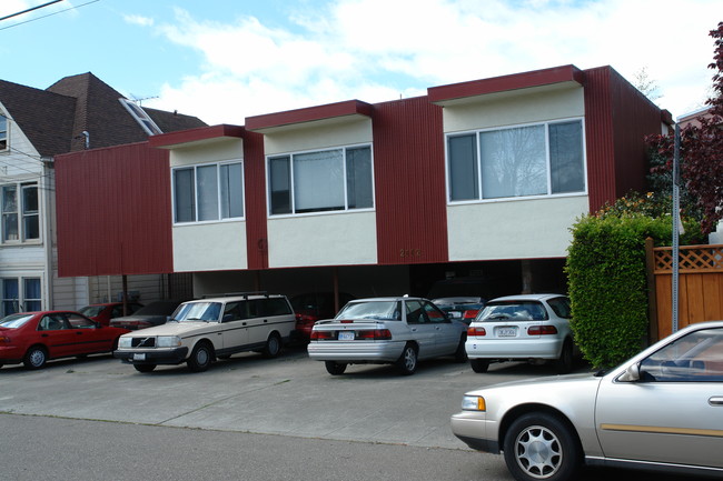 Roosevelt Avenue in Berkeley, CA - Foto de edificio - Building Photo