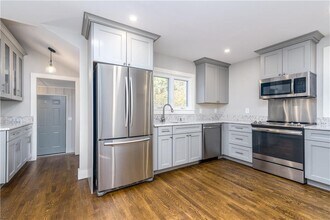 35 Tower Hill Rd in North Kingstown, RI - Building Photo - Building Photo