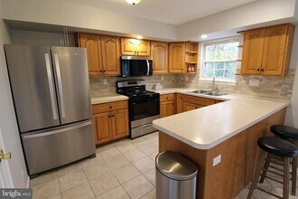 7923 Ridge Ave in Philadelphia, PA - Building Photo - Building Photo