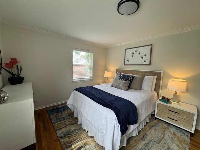 Lakeview Apartments