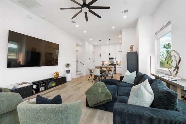 property at 1602 Mary St
