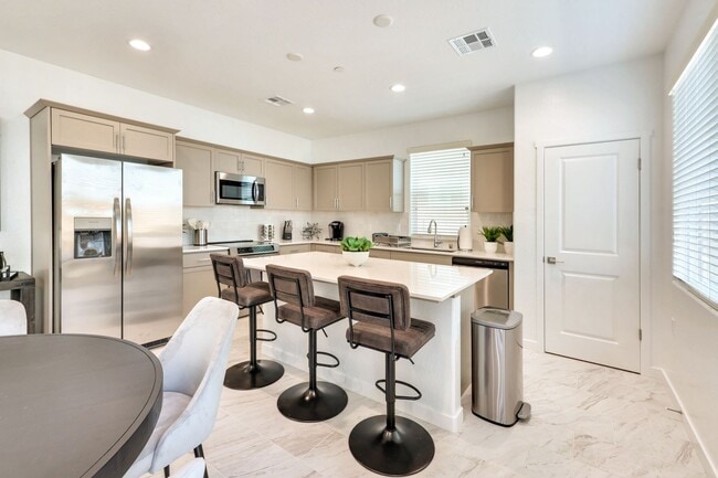 2980 E Escarpa Dr in Fresno, CA - Building Photo - Building Photo