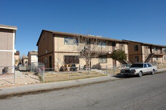 Puebla Estates in Las Vegas, NV - Foto de edificio - Building Photo
