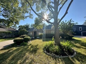 14515 Muirfield Ln in Houston, TX - Building Photo
