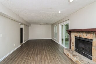 789 Heritage Oaks Dr in Stone Mountain, GA - Building Photo - Building Photo