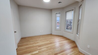 6 Durham St, Unit 8 in Boston, MA - Building Photo - Building Photo