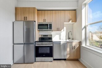5521 Wayne Ave in Philadelphia, PA - Building Photo - Building Photo