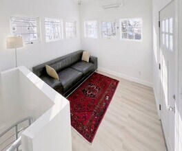 29 Wachusett Ave, Unit #1 in Arlington, MA - Foto de edificio - Building Photo