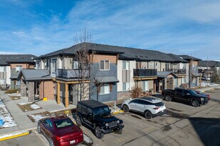 Chinook Crossing in Airdrie, AB - Building Photo