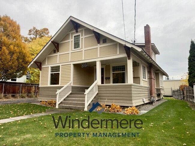 property at 816 Alvarado Terrace