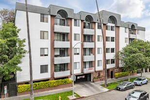 Kenmore Towers in Los Angeles, CA - Building Photo