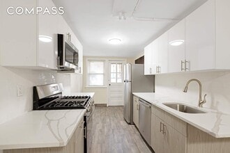 32-84-84 46th St in Queens, NY - Building Photo - Building Photo