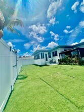 15925 NE 18th Ave in North Miami Beach, FL - Building Photo - Building Photo