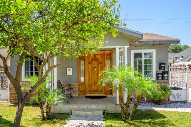 720 W California Ave in Glendale, CA - Building Photo - Building Photo