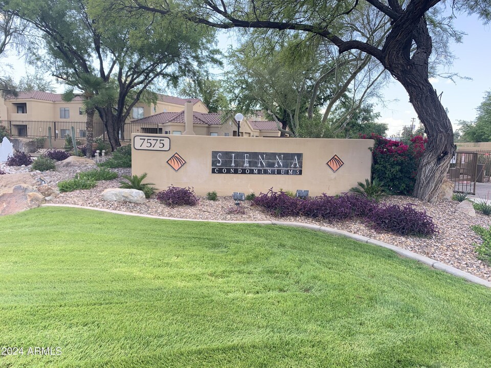 7575 E Indian Bend Rd in Scottsdale, AZ - Building Photo