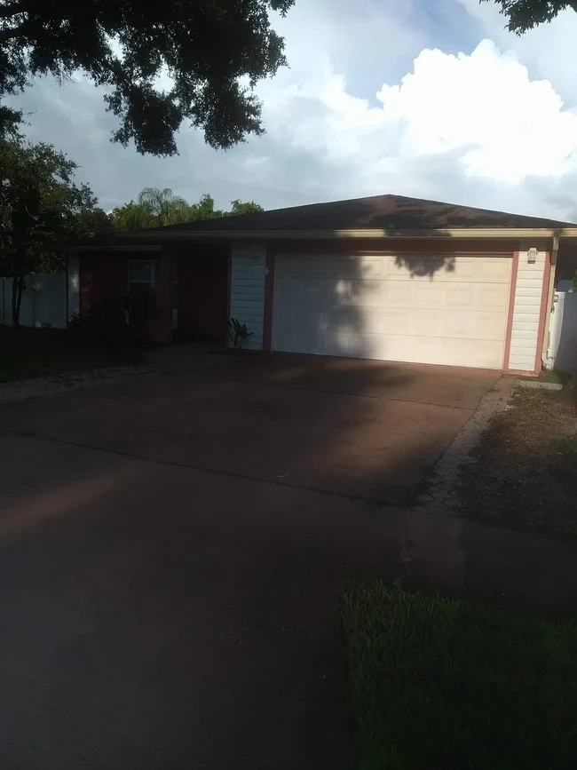 12343 102nd St in Largo, FL - Building Photo - Building Photo