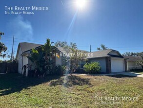 2601 Bridle Dr in Plant City, FL - Building Photo - Building Photo