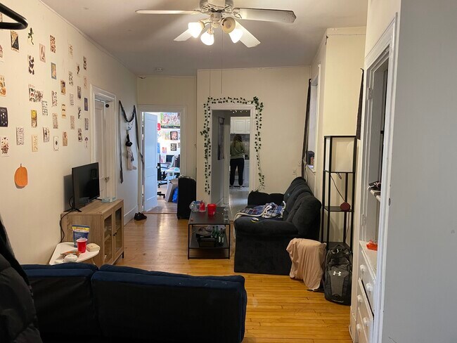 100 Linden St in Boston, MA - Foto de edificio - Building Photo