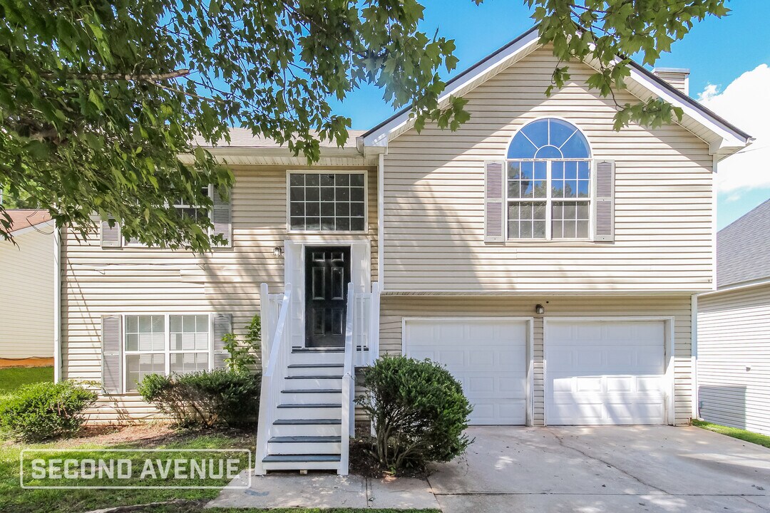 3852 Waldrop Hills Dr in Decatur, GA - Building Photo