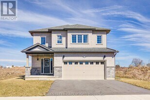 39 Meadowlark Dr in Port Colborne, ON - Building Photo